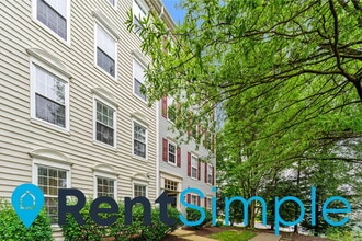 8099 Gatehouse Rd in Falls Church, VA - Foto de edificio - Building Photo