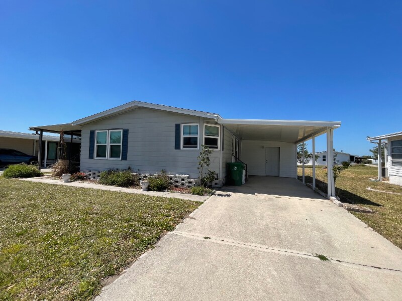 6251 Falcon Dr in Englewood, FL - Building Photo