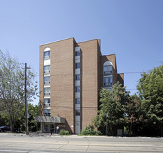 550 Kingston Rd in Toronto, ON - Building Photo - Building Photo