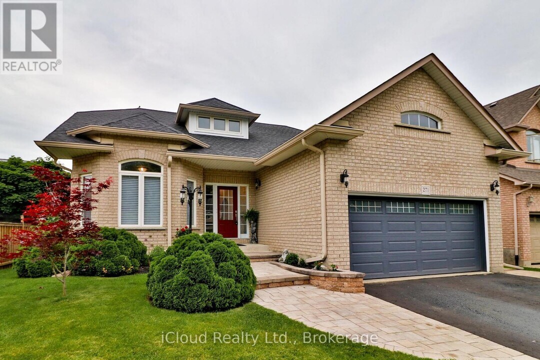 271 Ryerson Crescent in Oshawa, ON - Building Photo