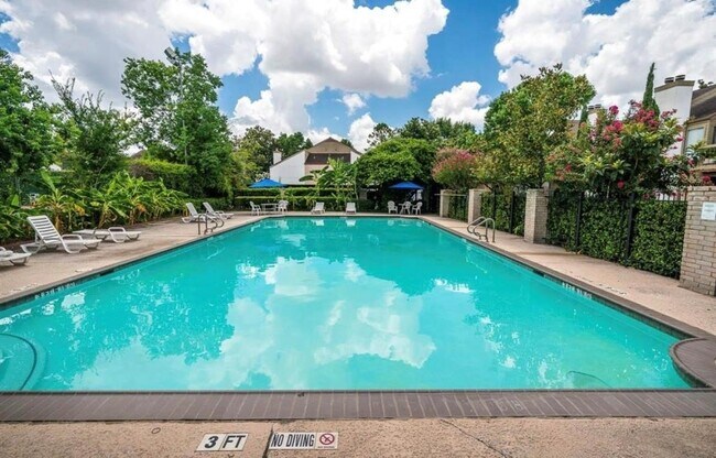 10047 Westpark Dr in Houston, TX - Building Photo - Building Photo