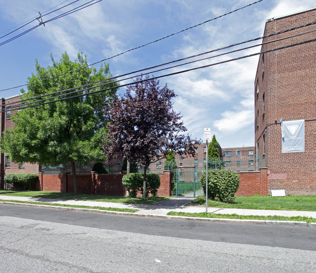 343 Schley St in Newark, NJ - Building Photo - Building Photo