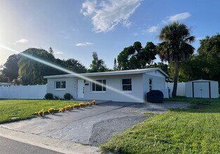 7401 35th Ave N in St. Petersburg, FL - Building Photo - Building Photo