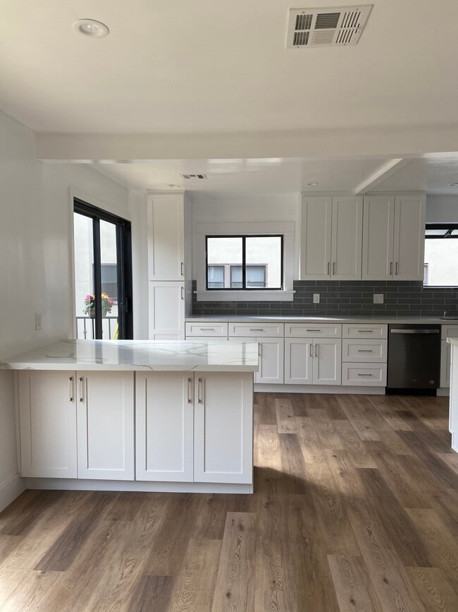 1338 Berkeley St in Santa Monica, CA - Building Photo - Building Photo