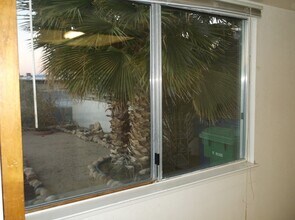 431 W Church Ave in Ridgecrest, CA - Foto de edificio - Building Photo