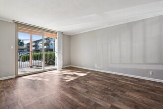 Atrium Downtown in Walnut Creek, CA - Foto de edificio - Building Photo