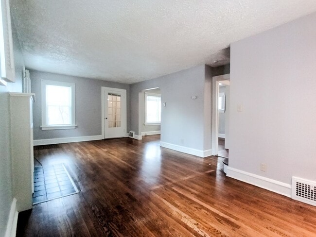 2011 Staunton Rd in Cleveland Heights, OH - Building Photo - Building Photo