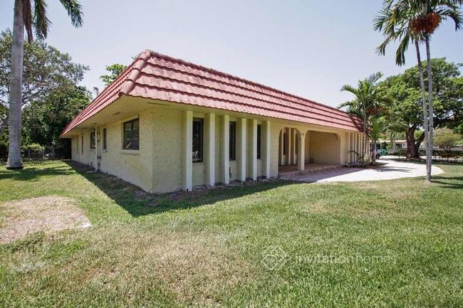 300 SW 119th Terrace in Plantation, FL - Foto de edificio - Building Photo