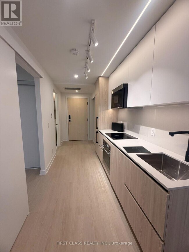 699 Sheppard Ave E in Toronto, ON - Building Photo - Building Photo