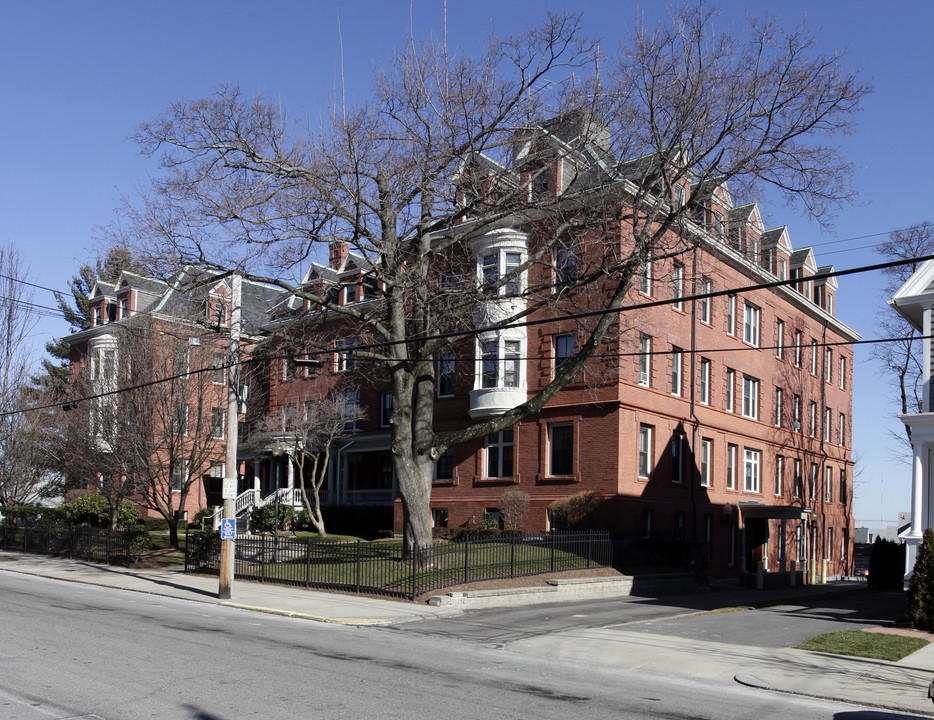 Governor Apartments in Providence, RI - Building Photo