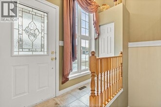 11255 Timber Bay Crescent in Windsor, ON - Building Photo - Building Photo