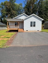 247 Quinn Hill Ln in Mars Hill, NC - Building Photo