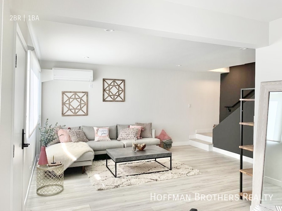 8753 Langdon Ave, Unit 214 in Los Angeles, CA - Foto de edificio