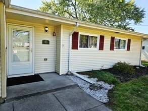 65 Steele Cir in Niagara Falls, NY - Building Photo - Building Photo