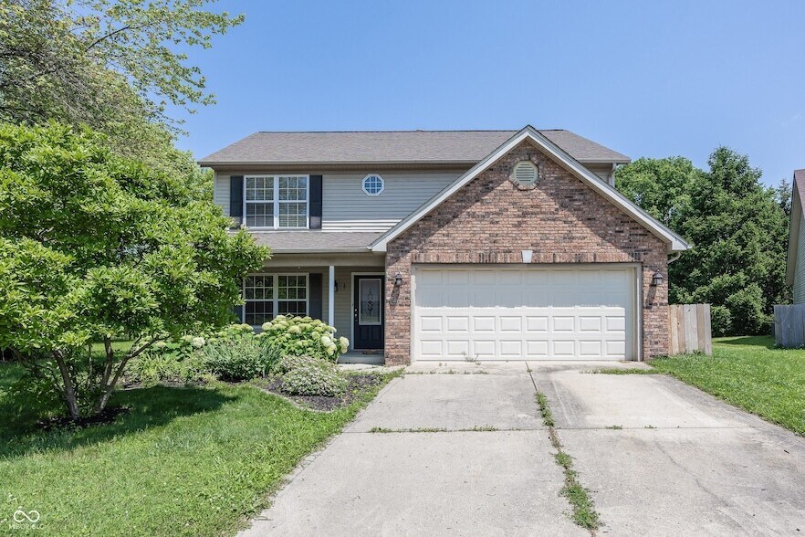 2410 Silver Ct, Unit 2 in Carmel, IN - Building Photo