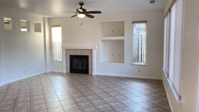 2713 Donner Trail in Riverbank, CA - Building Photo - Building Photo