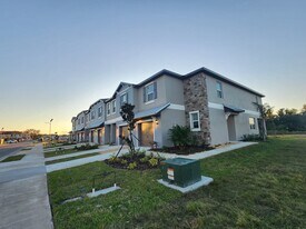 11041 65th Ter E in Palmetto, FL - Building Photo