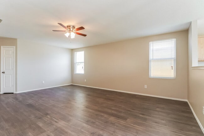 1968 Riverchase Ln in Justin, TX - Building Photo - Building Photo
