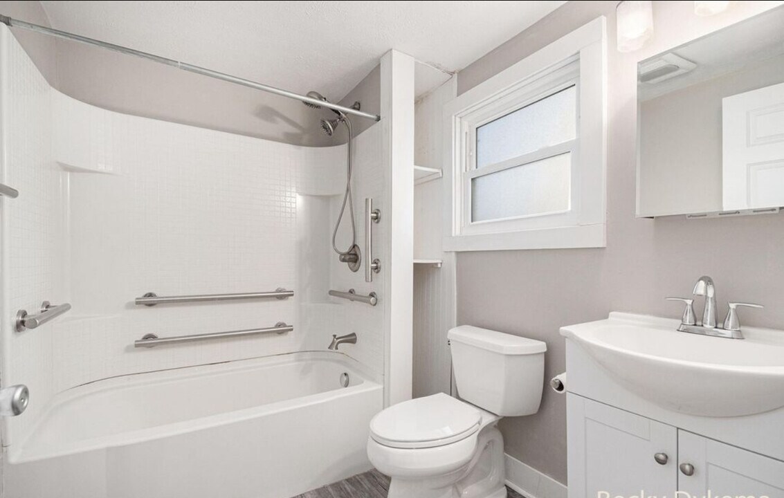 778 Eleanor St NE in Grand Rapids, MI - Building Photo