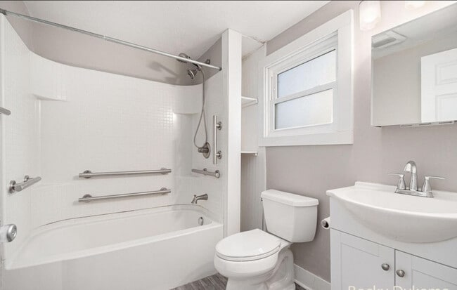 property at 778 Eleanor St NE