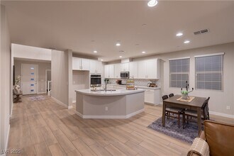 16 Cresta Villa Ct in Henderson, NV - Building Photo - Building Photo