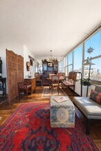 360 W Wellington Ave, Unit 5e in Chicago, IL - Building Photo - Building Photo