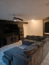 6935 Quantum Loop in San Antonio, TX - Building Photo - Building Photo