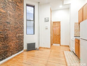 223 Sullivan St in New York, NY - Building Photo - Building Photo