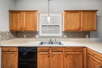 82 Brookvalley Ct W in Dallas, GA - Building Photo - Building Photo