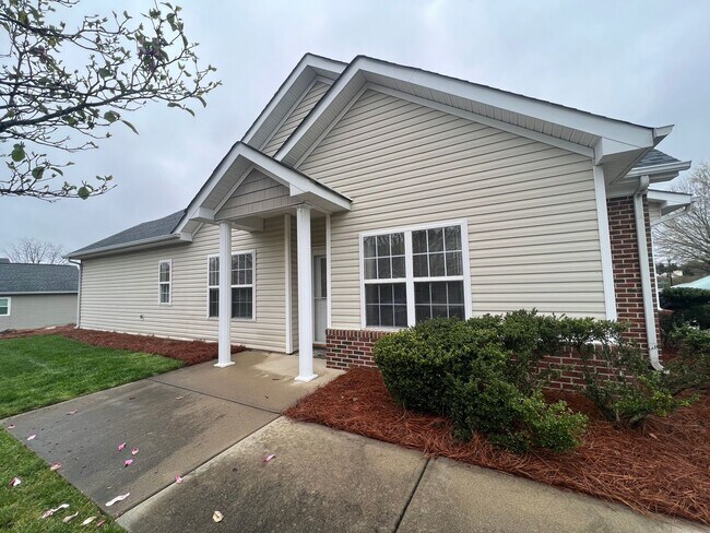 2808 Andover Glen Rd in Raleigh, NC - Building Photo - Building Photo