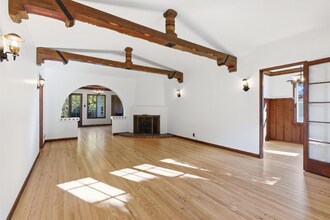 2811 Bright Ln in Los Angeles, CA - Foto de edificio - Building Photo