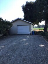 6300 Thomas Rd in Gilroy, CA - Building Photo - Building Photo