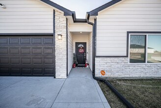 2619 Harrier Dr in Junction City, KS - Building Photo - Building Photo