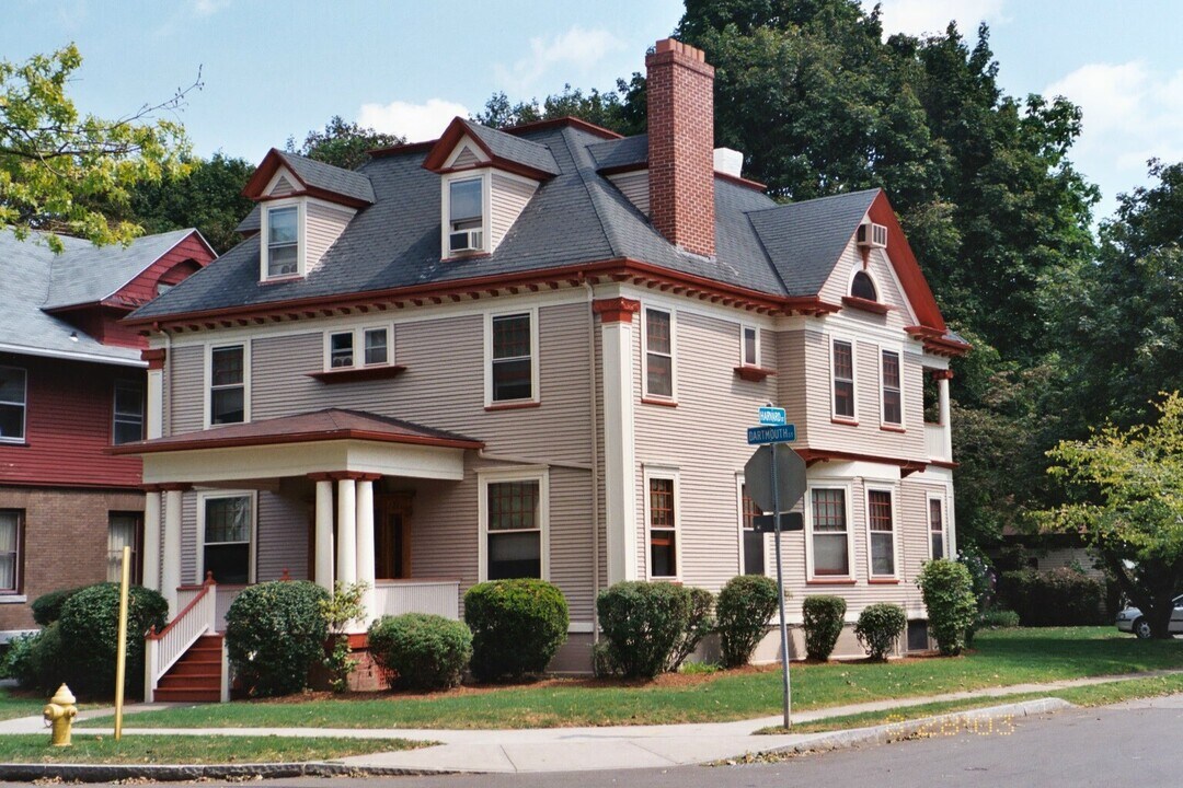 144 Dartmouth St, Unit 2 in Rochester, NY - Foto de edificio