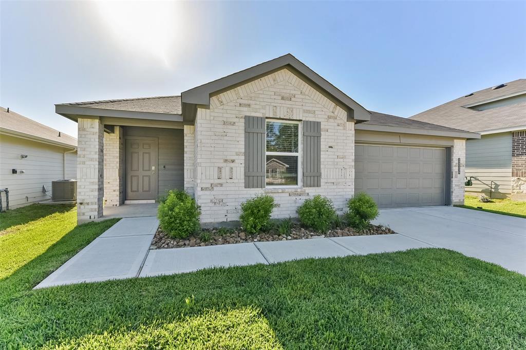 24554 Pine Dr in Magnolia, TX - Building Photo