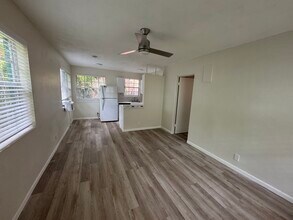 217 SW 11th Ct, Unit 1 in Fort Lauderdale, FL - Building Photo - Building Photo