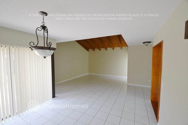 12980 SW 108th St Cir in Miami, FL - Building Photo - Building Photo