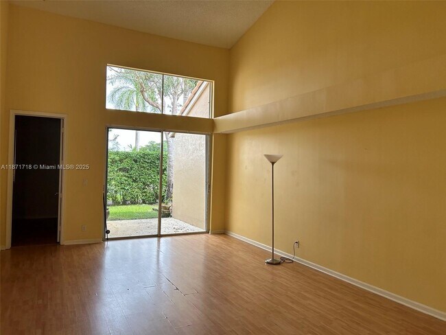 15851 SW 10th St in Pembroke Pines, FL - Building Photo - Building Photo