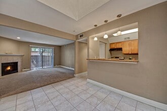 Las Colinas in Midland, TX - Building Photo - Building Photo