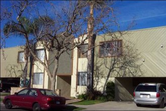 The Brockton Apartments in Los Angeles, CA - Building Photo - Building Photo