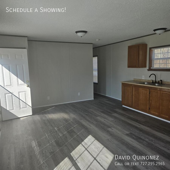 2737 W Washington Center Rd in Fort Wayne, IN - Building Photo - Building Photo