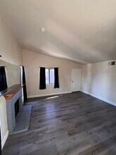 3011 Sunfish Dr, Unit C in Henderson, NV - Building Photo - Building Photo