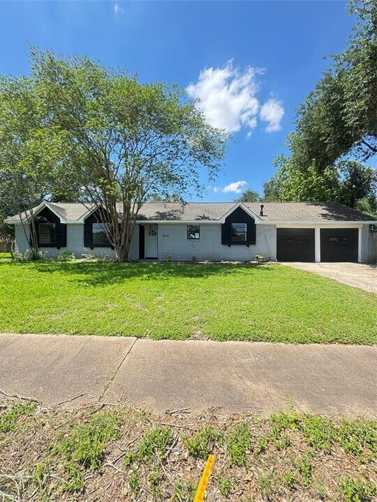 5634 Cerritos Dr in Houston, TX - Building Photo