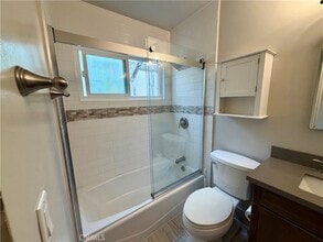 327 3rd St, Unit B in Laguna Beach, CA - Building Photo - Building Photo