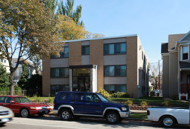 2609 Portland Ave S in Minneapolis, MN - Building Photo - Building Photo