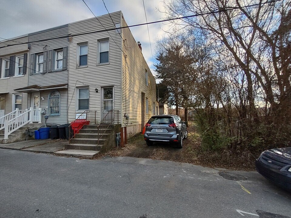 2130 Princeton Ave in Bethlehem, PA - Building Photo