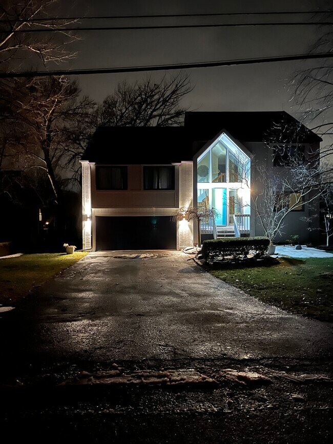 28492 Barbara Ln Rentals in Grosse Ile, MI