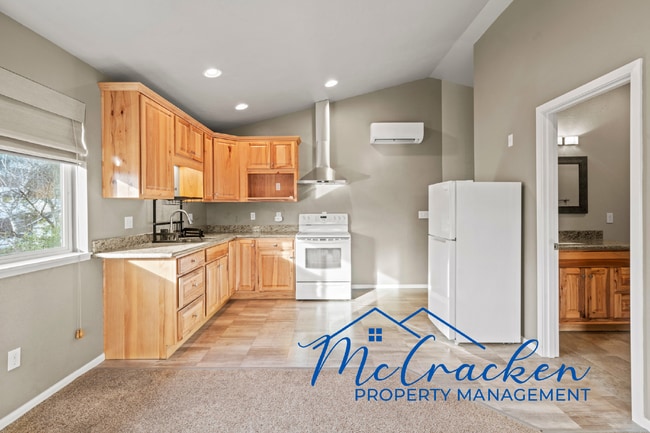 property at 652 Oak St
