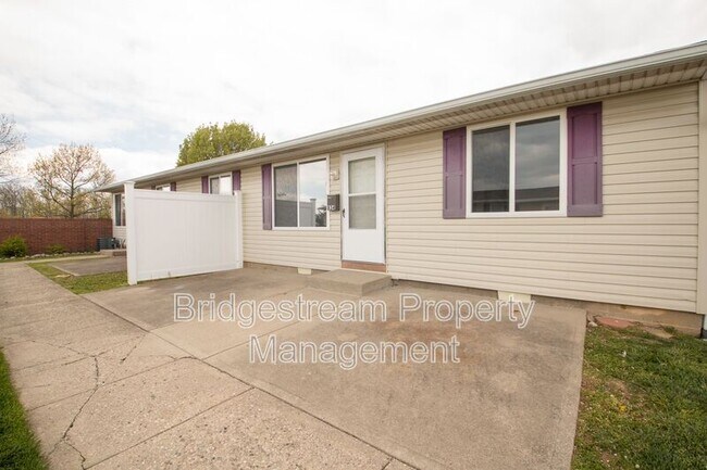 834 Randler Ave in Vandalia, OH - Foto de edificio - Building Photo