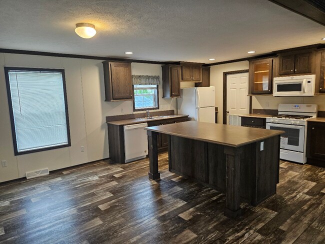 property at 14 Rockledge Ct